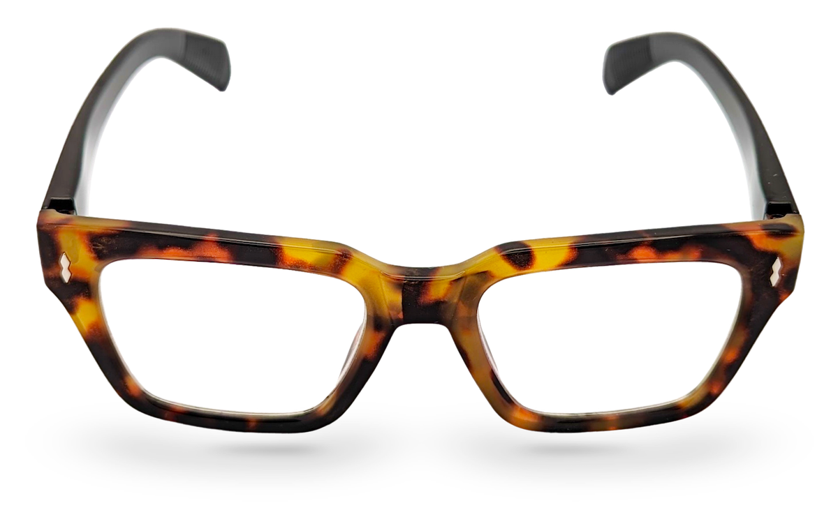 Eyelevel-UK Havana reading glasses with a brown tortoiseshell square plastic frame and clear magnifying lenses