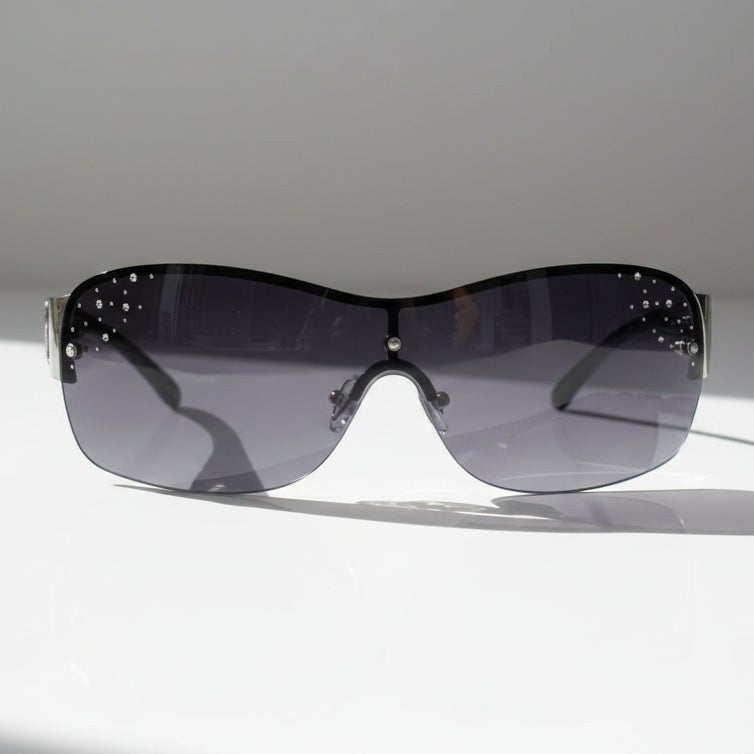 Eyelevel-UK Lois wraparound fashion sunglasses in black and silver with stone lens embellishments and gradient lenses.