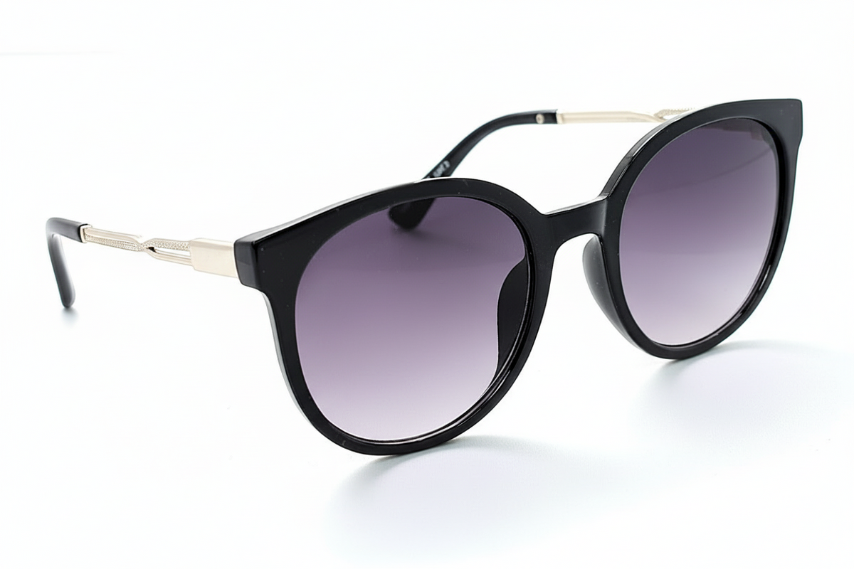 Eyelevel-UK Robyn oversized round sunglasses in black and silver with grey gradient lenses and UV400 protection