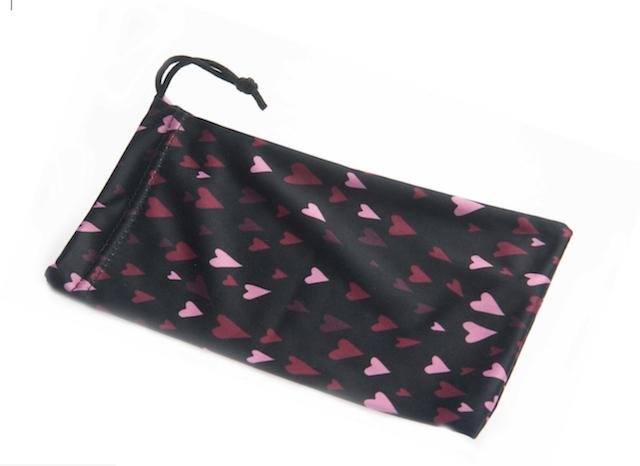 EYELEVEL Printed Heart Pouch in Black with Pink/Red hearts. – Eyelevel-UK